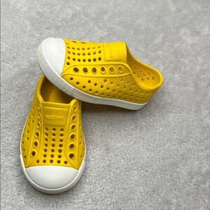 NATIVE C5 Yellow Unisex Slip Resistant Water Sandal Shoes